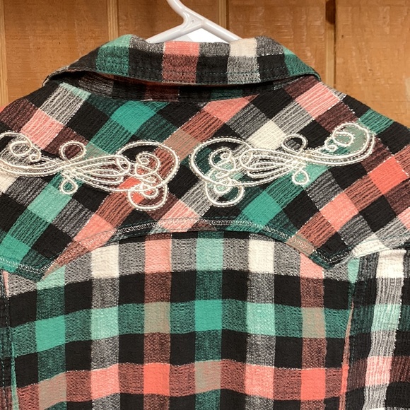Plaid western button up - Picture 4 of 4